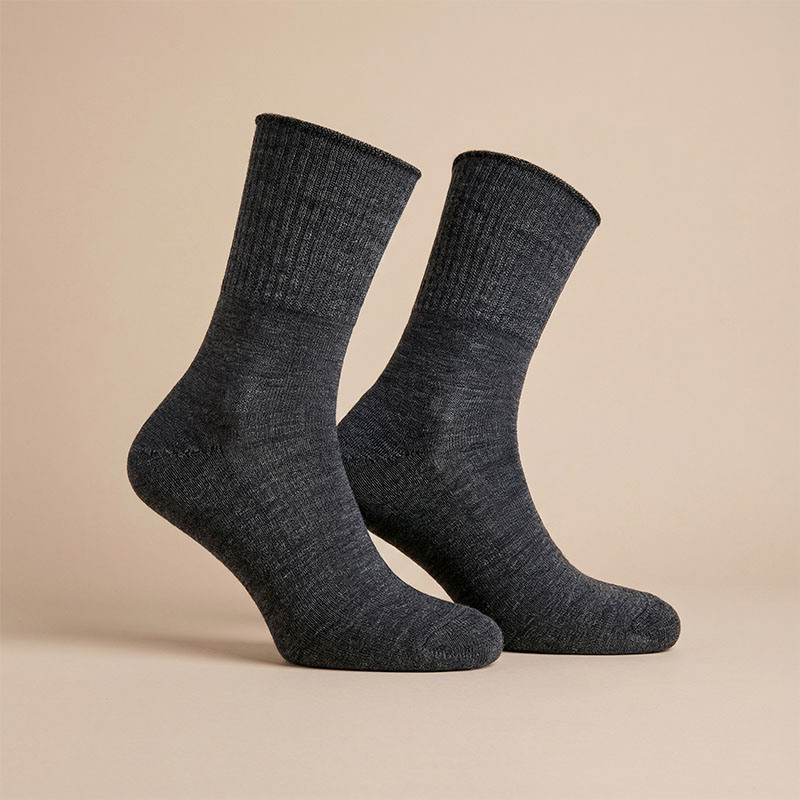 Studio_0031_gen_1009AL_83_harmaa_netti-1.jpg Alpakkasukat, froteepohjalla