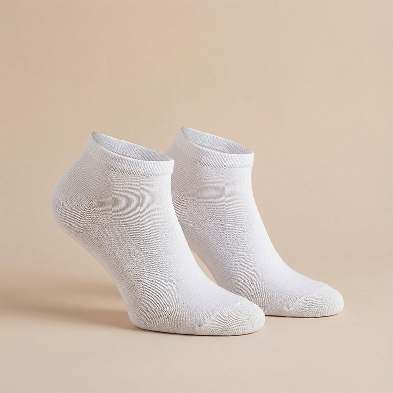 Studio_0022_gen_1020B_54_valkoinen.jpg Ohuet varrettomat bambusukat 2-pack